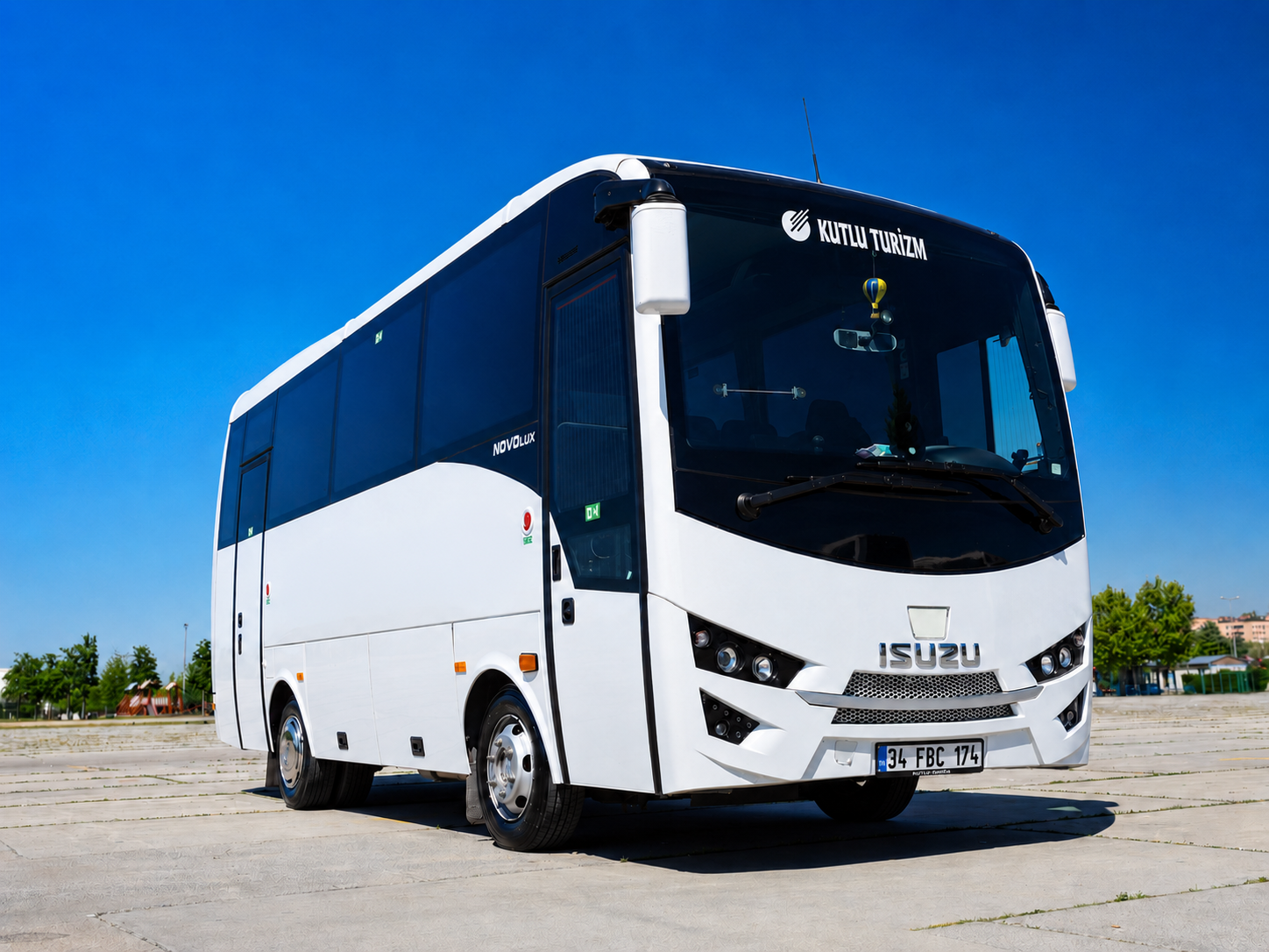 Kutlu Turizm Isuzu tur otobüsü